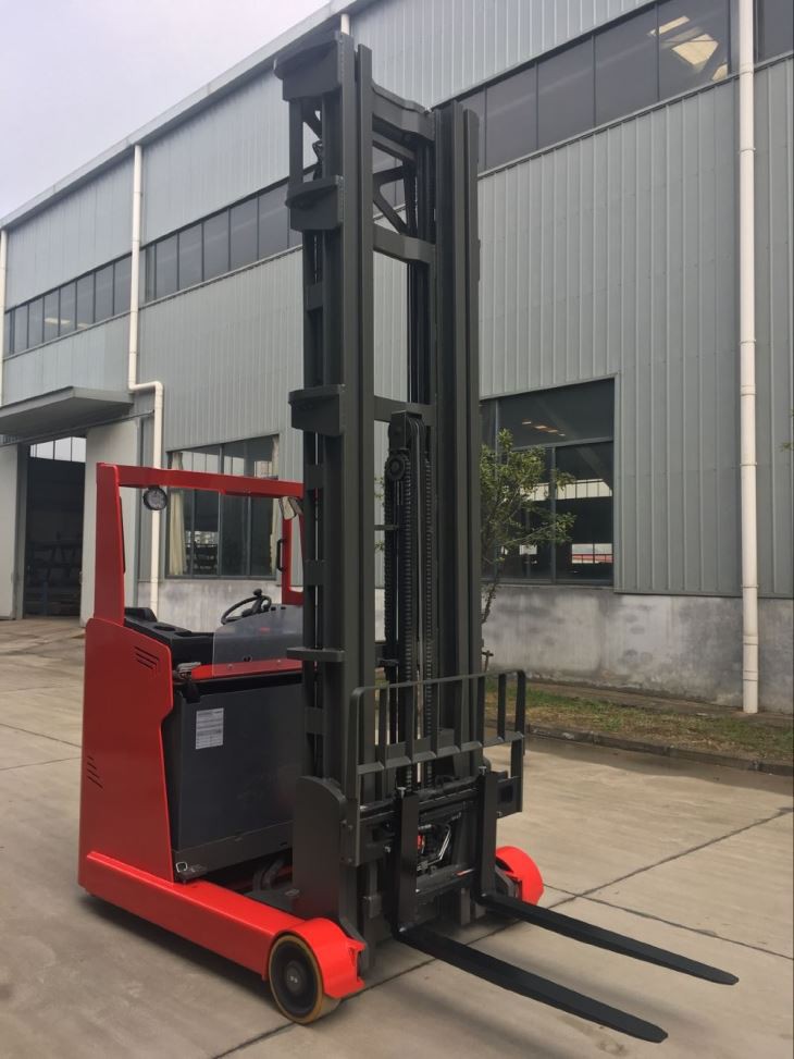 1600kg Side-facing Seated Electric Reach Truck INDUSTRIAL