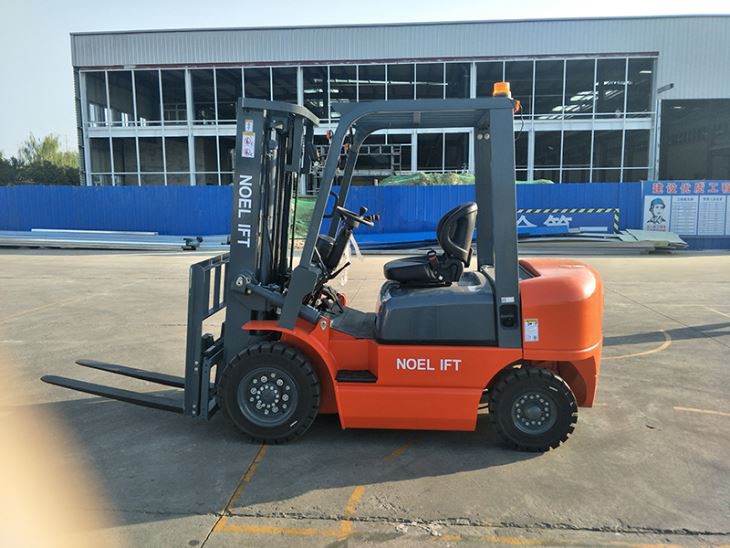 2.5T Telescopic Diesel Forklift Hand Transmission Operation