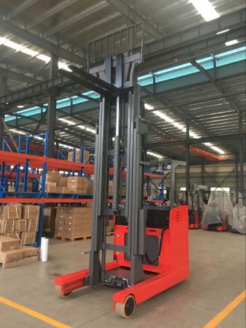 Stand On Type Reach Truck 2.5t Forklift