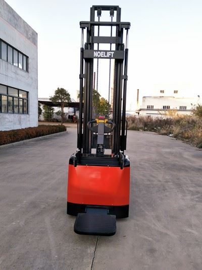 Electric Pallet Stacker