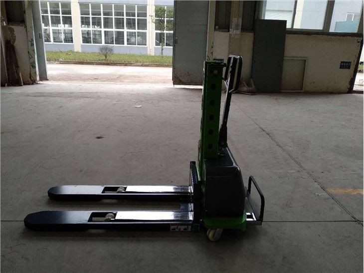 Self-elevating Electric Self Loading Forklift