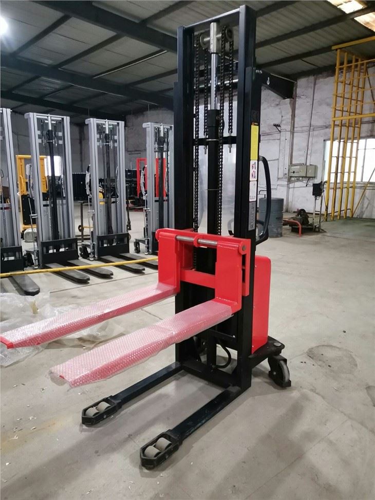New Semi-Electric Lift Stacker Forklift With Adjusted Forks factory
