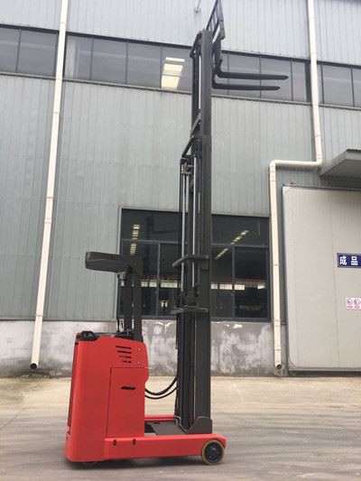 New Type 1.5ton Electric Reach Truck Small Electric Truck