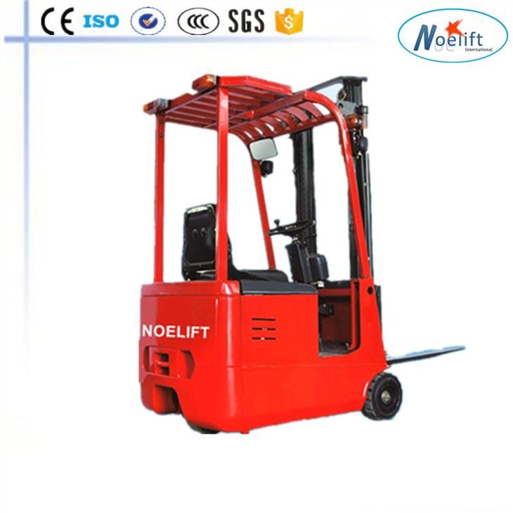 Three-pivot Counterbalanced Forklift