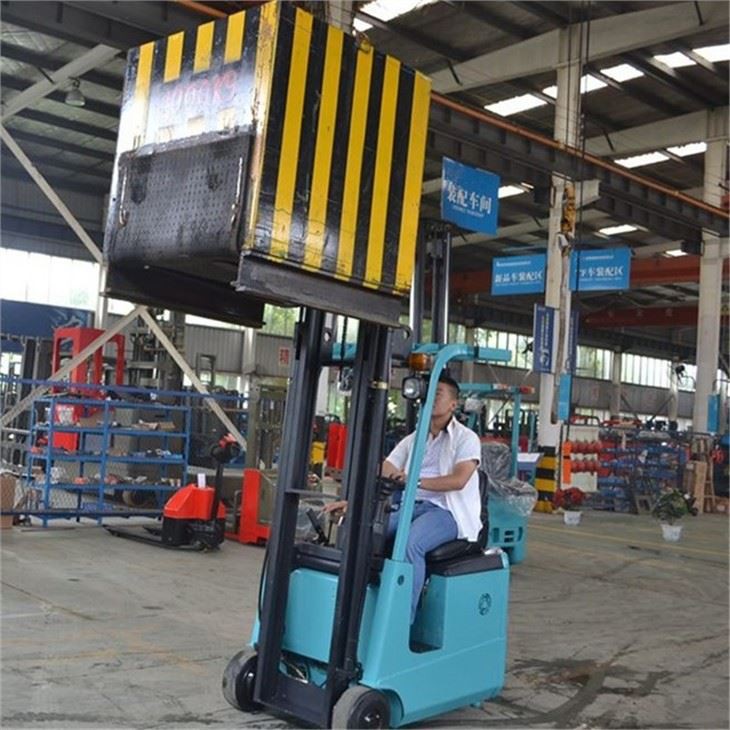 Three-pivot Electric Counterbalanced Forklift